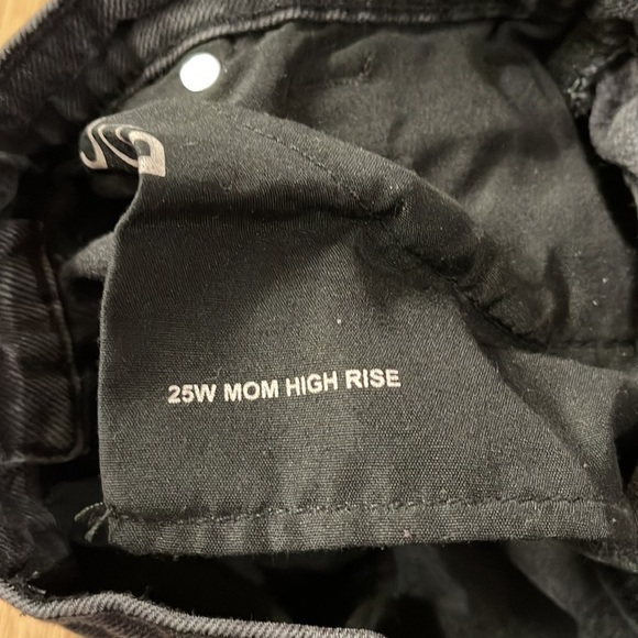 NEW BDG UO Grunge High Rise Mom Distressed Jeans Black Grey 25 goth y2k - Picture 13 of 13